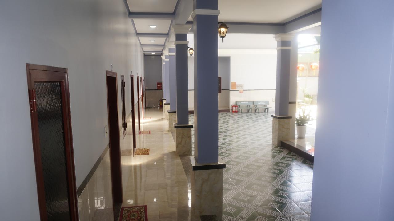 Motel Hoang Gia Long Khanh エクステリア 写真