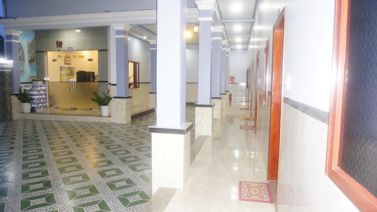 Motel Hoang Gia Long Khanh エクステリア 写真